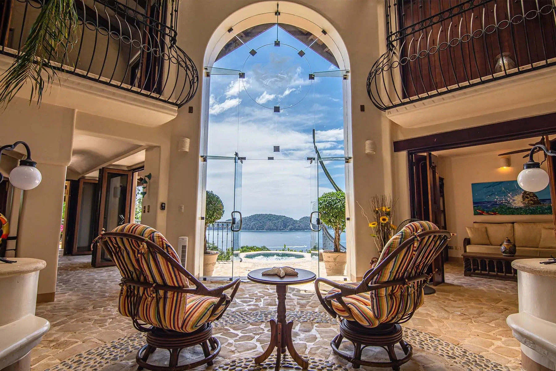 fotografía inmobiliaria con dron Los Sueños Jacó | Pacific Creative Studio | Pacific Creative Studio Fotografía inmobiliaria y con dron en Los Sueños y Jacó: por qué los anuncios se venden (y se alquilan) más rápido con imágenes profesionales Pacific Pacific
